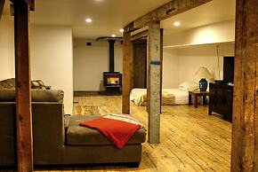 Snowshoe Pete's Mountain Retreat