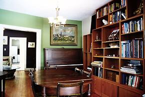 Snowshoe Pete's Mountain Retreat