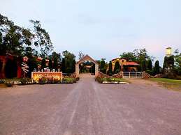 Villa Tuscany Country Resort