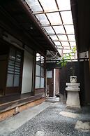 Guesthouse OKI's Inn - Hostel