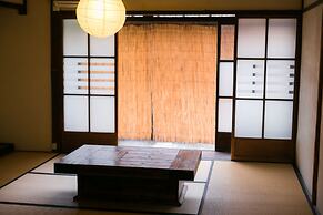 Guesthouse OKI's Inn - Hostel