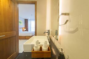 Maple Hotel & Apartment