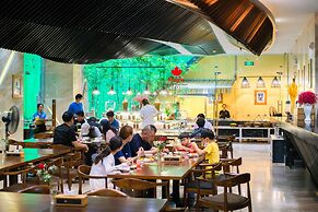 Maple Hotel & Apartment