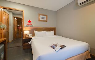 Maple Hotel & Apartment