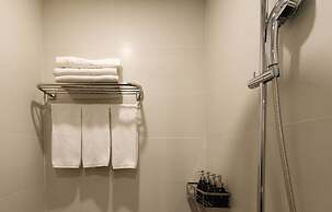 Maple Hotel & Apartment