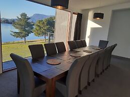 Amazing Unique Five-Star Waterfront Retreat