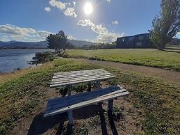 Amazing Unique Five-Star Waterfront Retreat