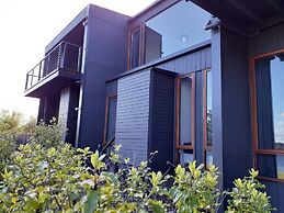 Amazing Unique Five-Star Waterfront Retreat