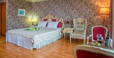 Beachside Whitehouse