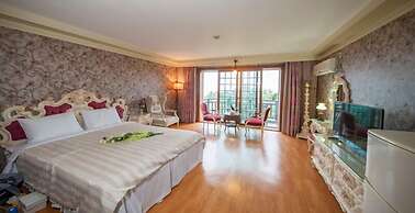 Beachside Whitehouse