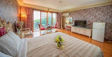 Beachside Whitehouse