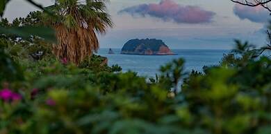 Beachside Whitehouse