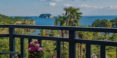 Beachside Whitehouse