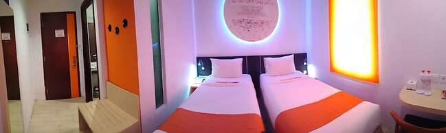 Front One Inn Semarang