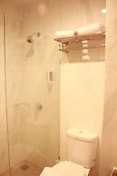 Front One Inn Semarang