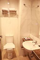 Front One Inn Semarang