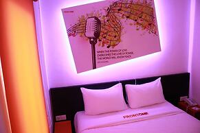 Front One Inn Semarang