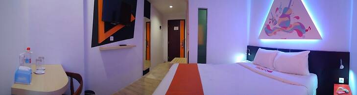 Front One Inn Semarang