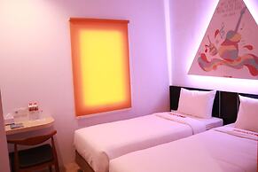 Front One Inn Semarang