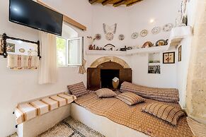 Kamariko Traditional House