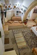 Kamariko Traditional House