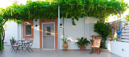 Kamariko Traditional House