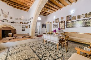 Kamariko Traditional House