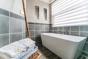 The Bamboo Leaf Yangshuo