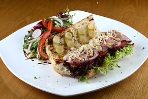 The Bamboo Leaf Yangshuo