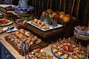Santiny Hotel & Restaurant