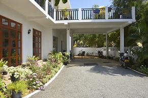 Araliya Blue Beach View Hotel