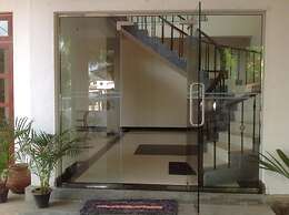 Araliya Blue Beach View Hotel