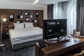 Best Western Premier Natalija Residence