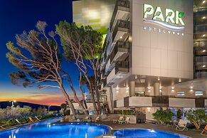 Carine Hotel Park