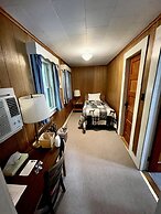 Mount Coolidge Motel