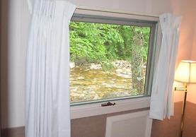 Mount Coolidge Motel