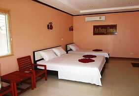 Ao Thong Beach Bungalows & Restaurant