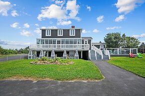 Edge of the Avalon Inn