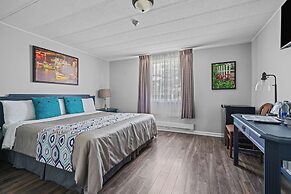 Edge of the Avalon Inn