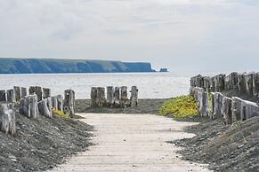 Edge of the Avalon Inn