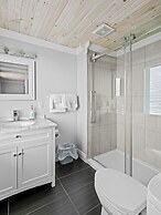 Edge of the Avalon Inn