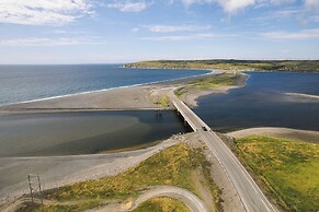 Edge of the Avalon Inn