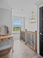 Edge of the Avalon Inn