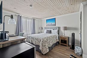 Edge of the Avalon Inn