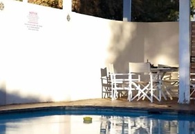 The Hedge Guesthouse