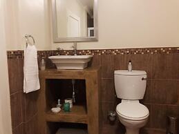 The Hedge Guesthouse