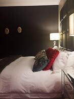 The Hedge Guesthouse