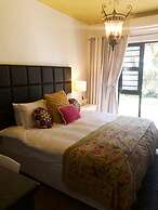 The Hedge Guesthouse