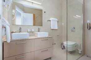 Hotel Kadmo by Aycon