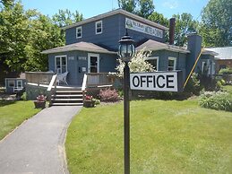 Mt Liberty Cabins and Motel